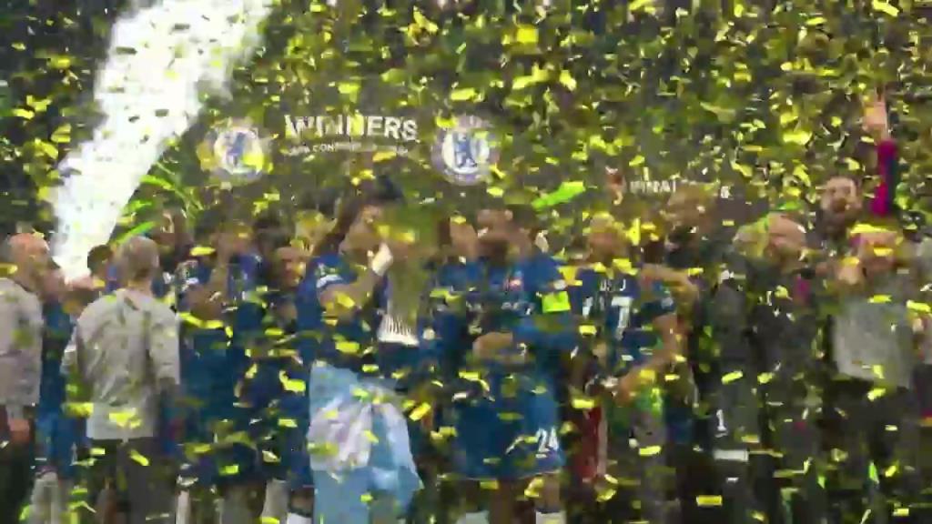 ?榮耀藍軍！歐協聯奪冠捧杯！里斯-詹姆斯高舉獎杯全隊慶祝